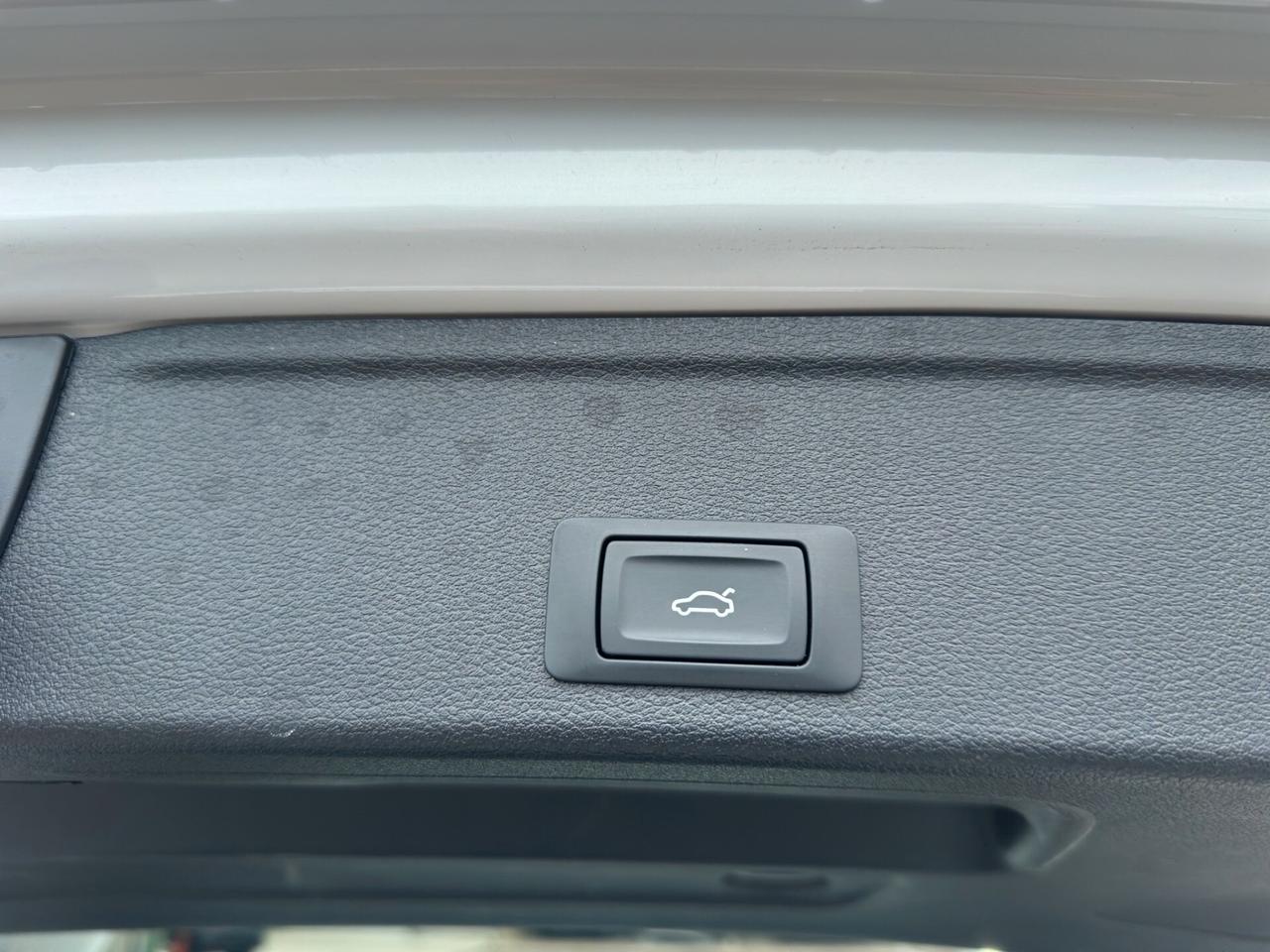 Audi A4 Avant 40 TDI quattro S tronic line edition
