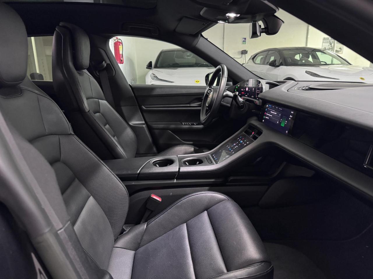 Porsche Taycan Cross Turismo 4S