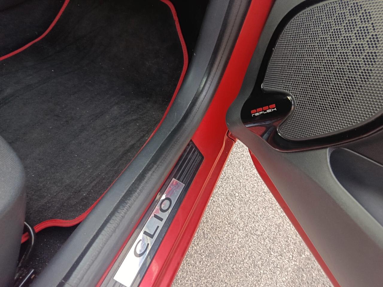 Renault Clio 1.5 dCi 90CV Costume National