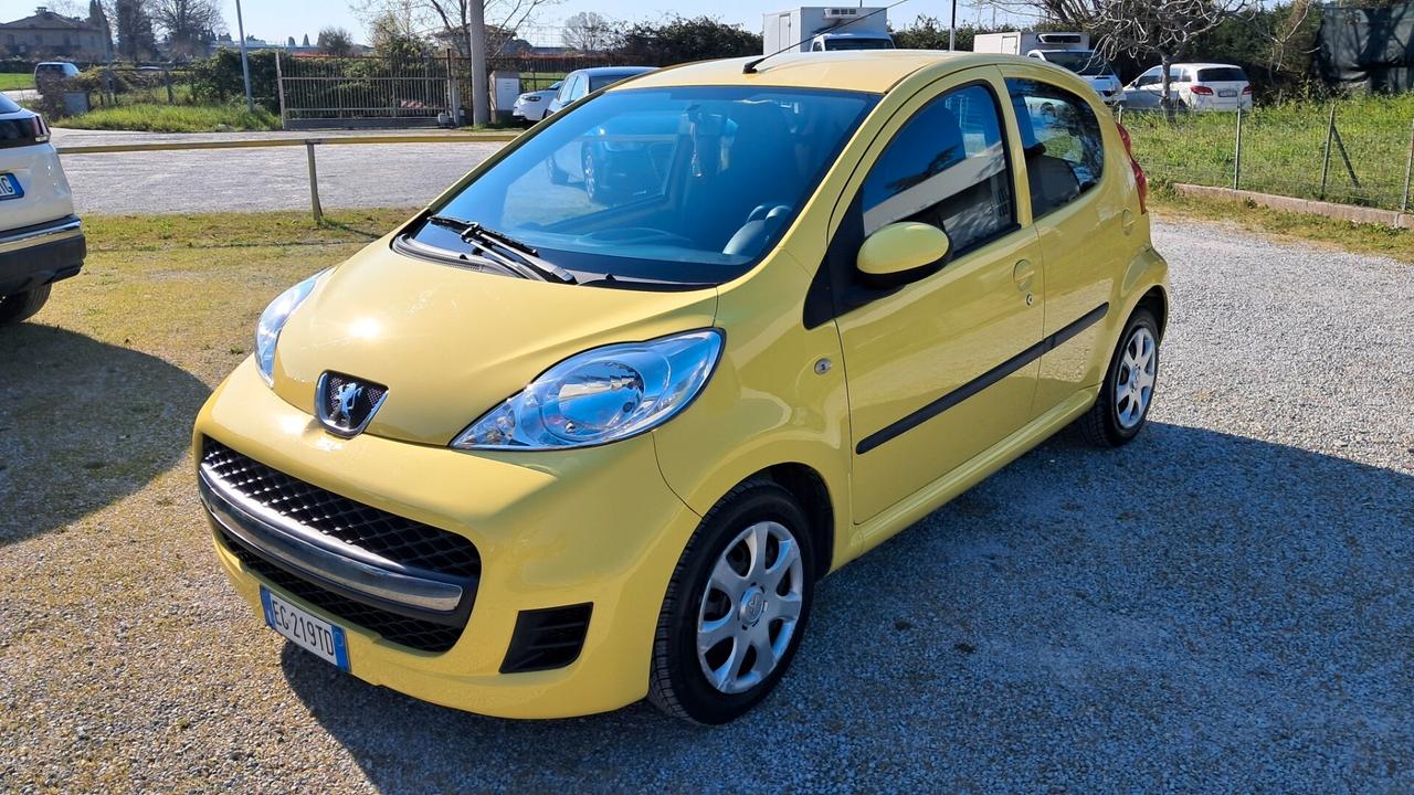 Peugeot 107 1.0 68CV 5p. Plaisir