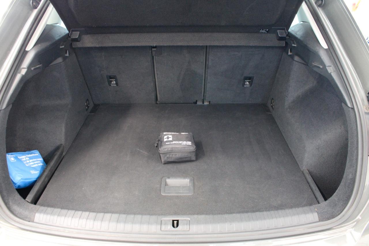 Audi Q3 2.0 TDI 150 CV S tronic Business Advanced