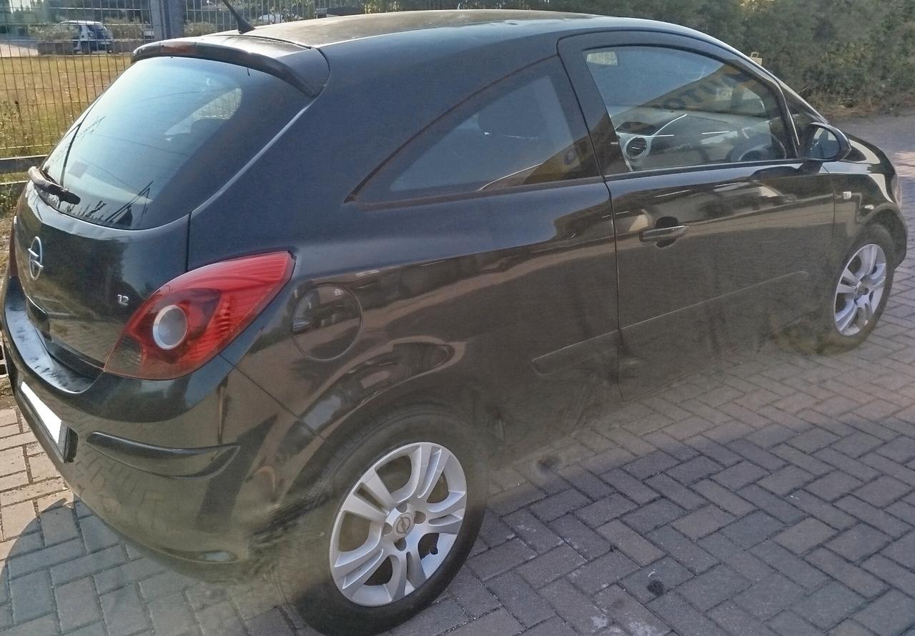 Opel Corsa 1.2 3 porte