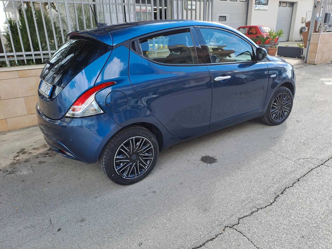Lancia Ypsilon 1.0 FireFly 5 porte S&S Hybrid Ecochic Gold