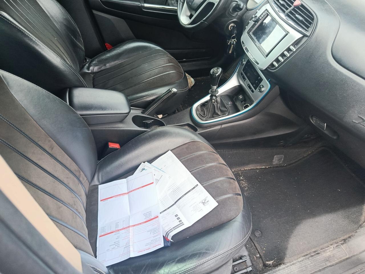 Lancia Delta 1.4 T-JET GPL