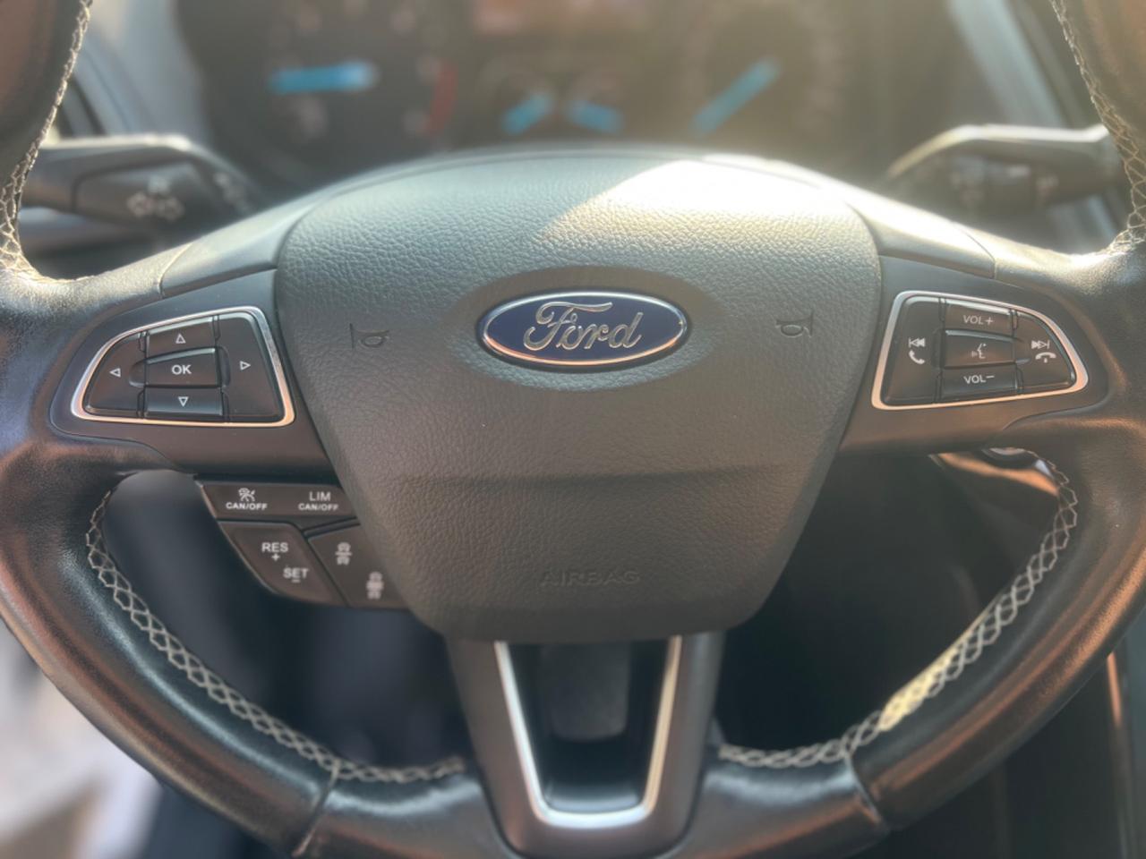 Ford Kuga 2.0 TDCI 150 CV S&S 2WD ST-Line tetto apribile