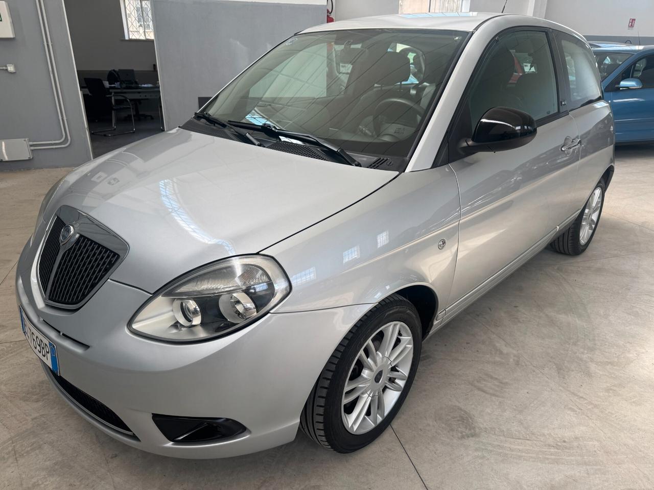 Lancia Ypsilon 1.2 69 CV Unyca