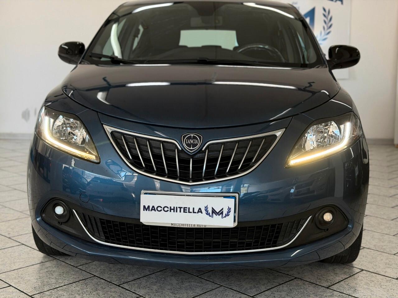 Lancia Ypsilon 1.0 FireFly 5 porte S&S Hybrid Ecochic Silver