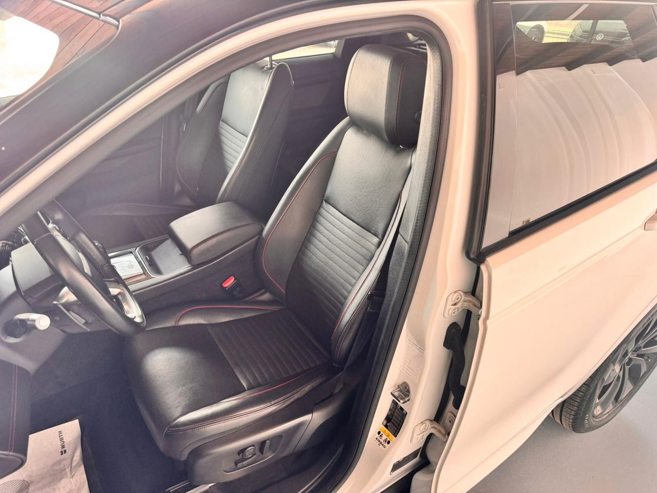 Land Rover Discovery Sport 2.0 TD4 180 CV AWD Auto R-Dynamic TETTO PANORAMICO