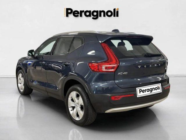 VOLVO XC40 T2 MOMENTUM CORE AUTOMATICA