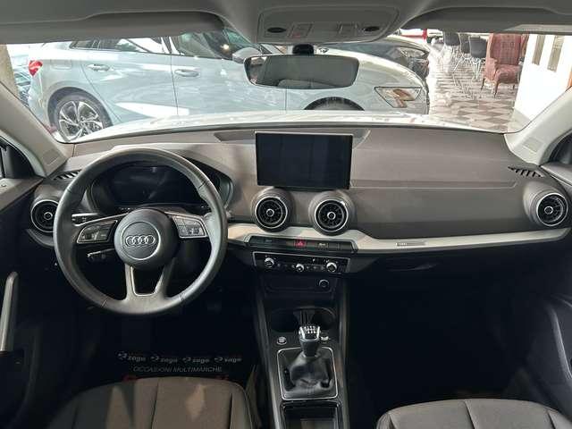 Audi Q2 30 TFSI Business Advanced