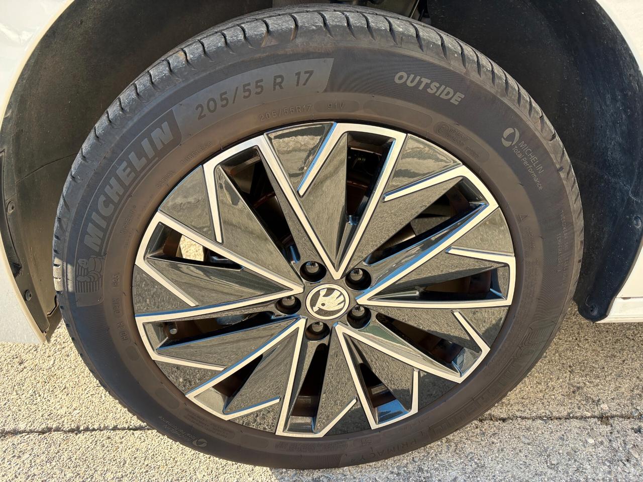 Skoda Kamiq 1.0 TSI Black Dots 6900 KM.