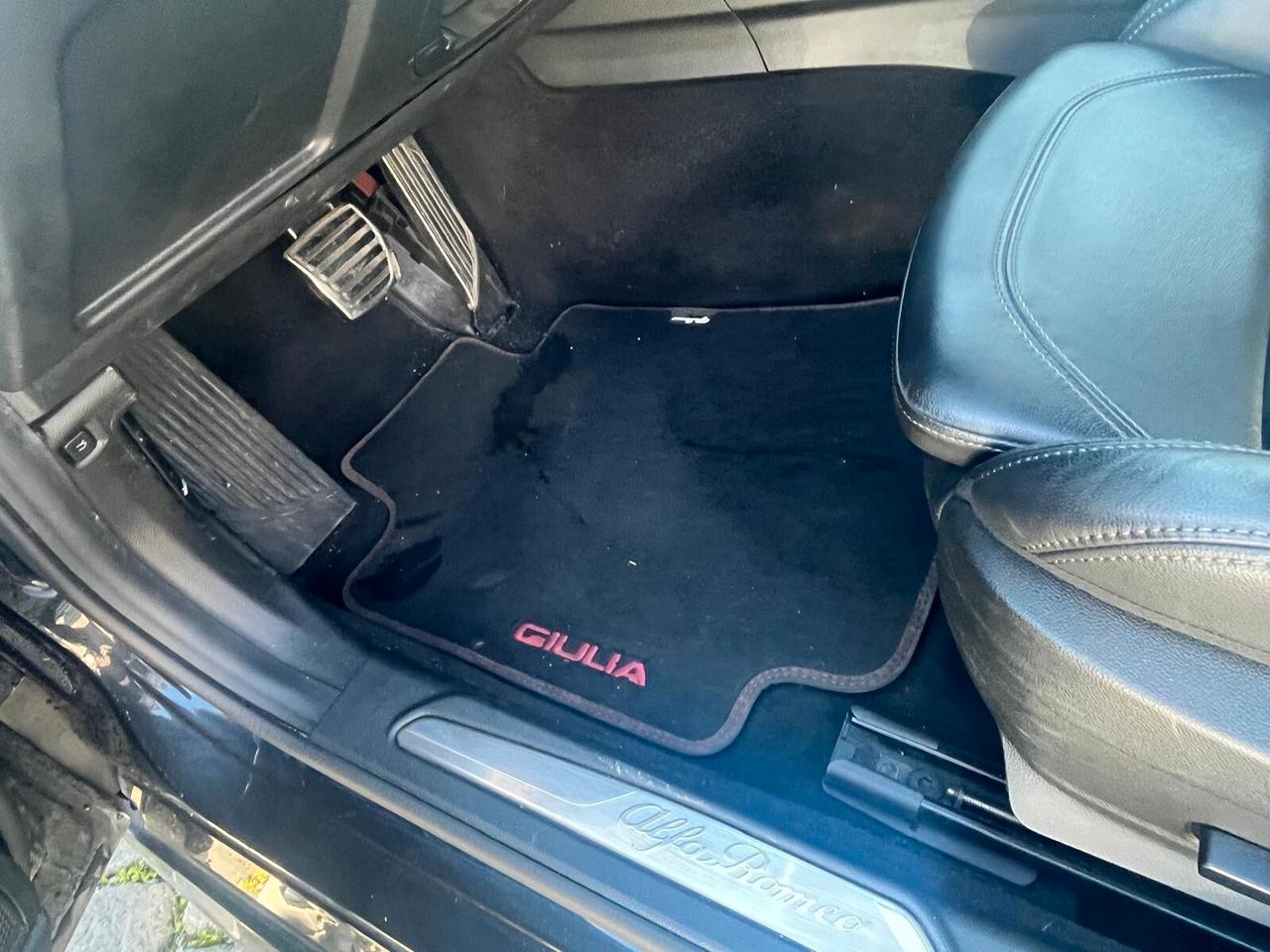 Alfa Romeo Giulia 2.2 Turbodiesel 210 CV AT8 AWD Q4 Veloce