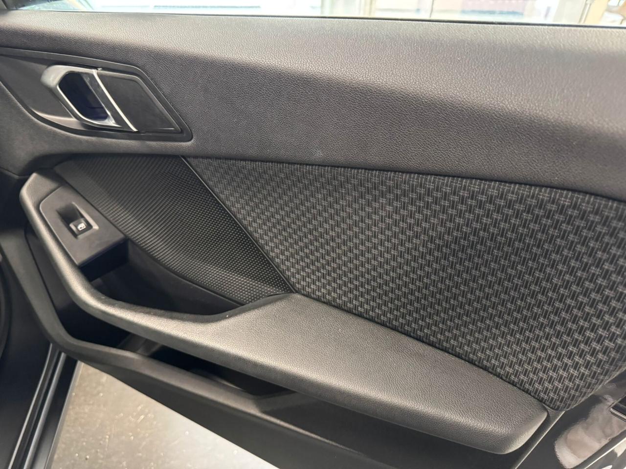 Bmw 118 118d 5p. Msport