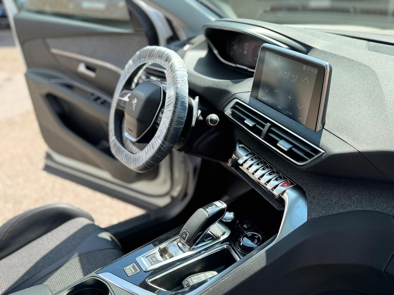 Peugeot 3008 BlueHDi 130 S&S EAT8 Allure