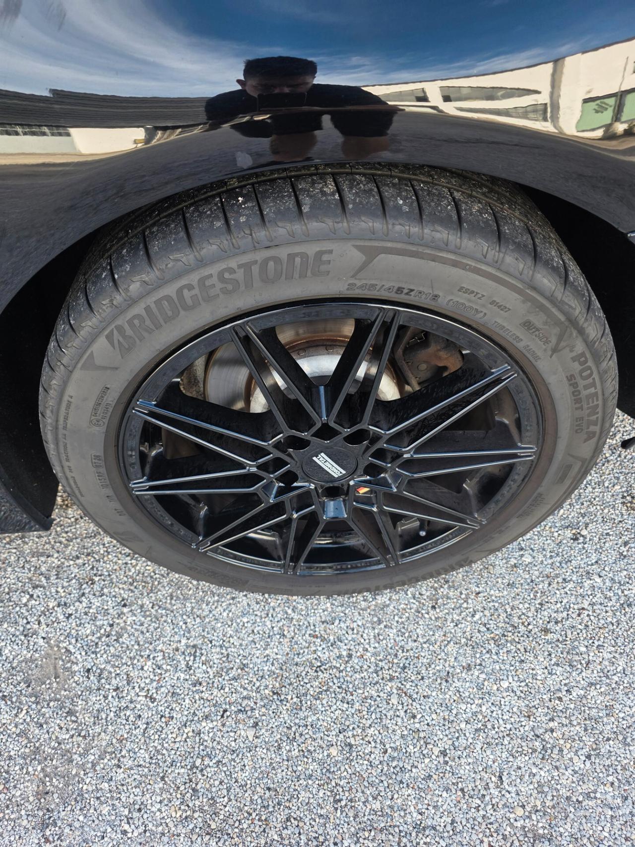 Bmw 520 M sport 2.0 disel 179000 km anno 2015 in perfetto stato tagliando appena eseguito bollo paga