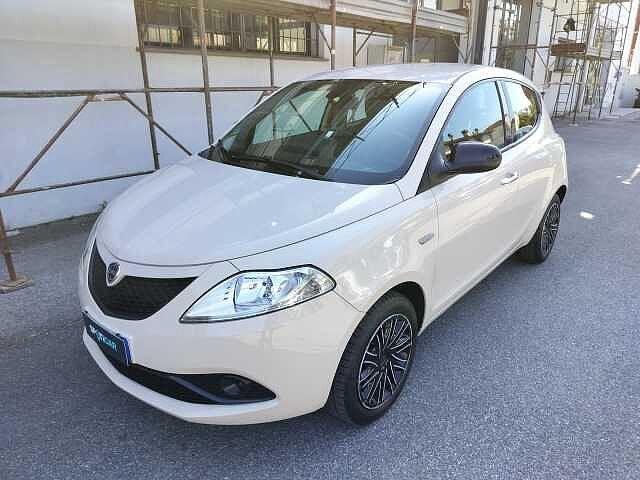 Lancia Ypsilon 1.2 69 CV 5 porte S&S Gold