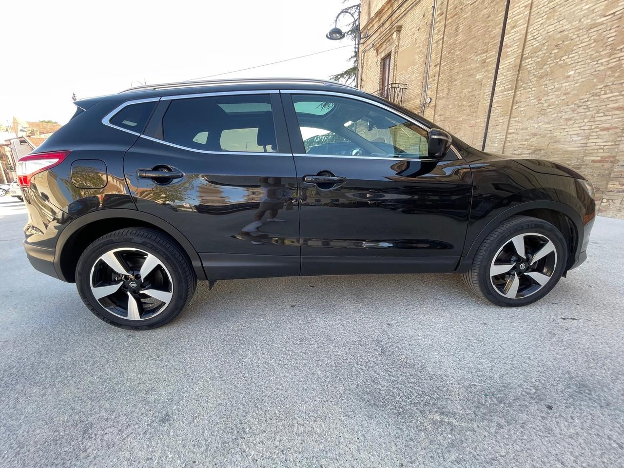 OCCASIONE: Nissan Qashqai 1.6 dCi 2WD full optional solo da QUALITYCARS PESCARA