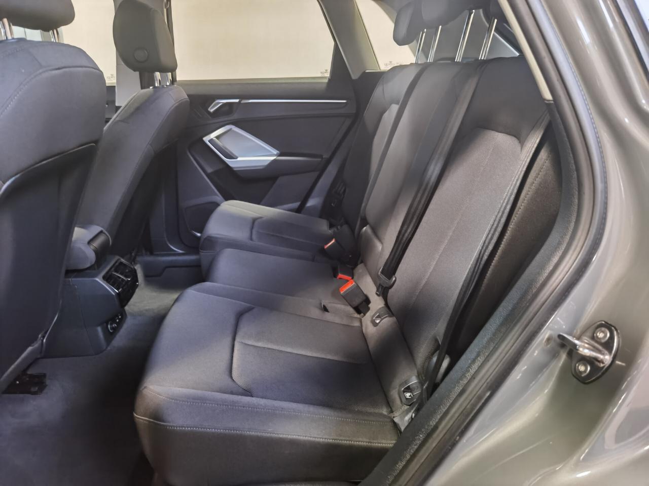 Audi Q3 35 TDI S tronic Business Sport