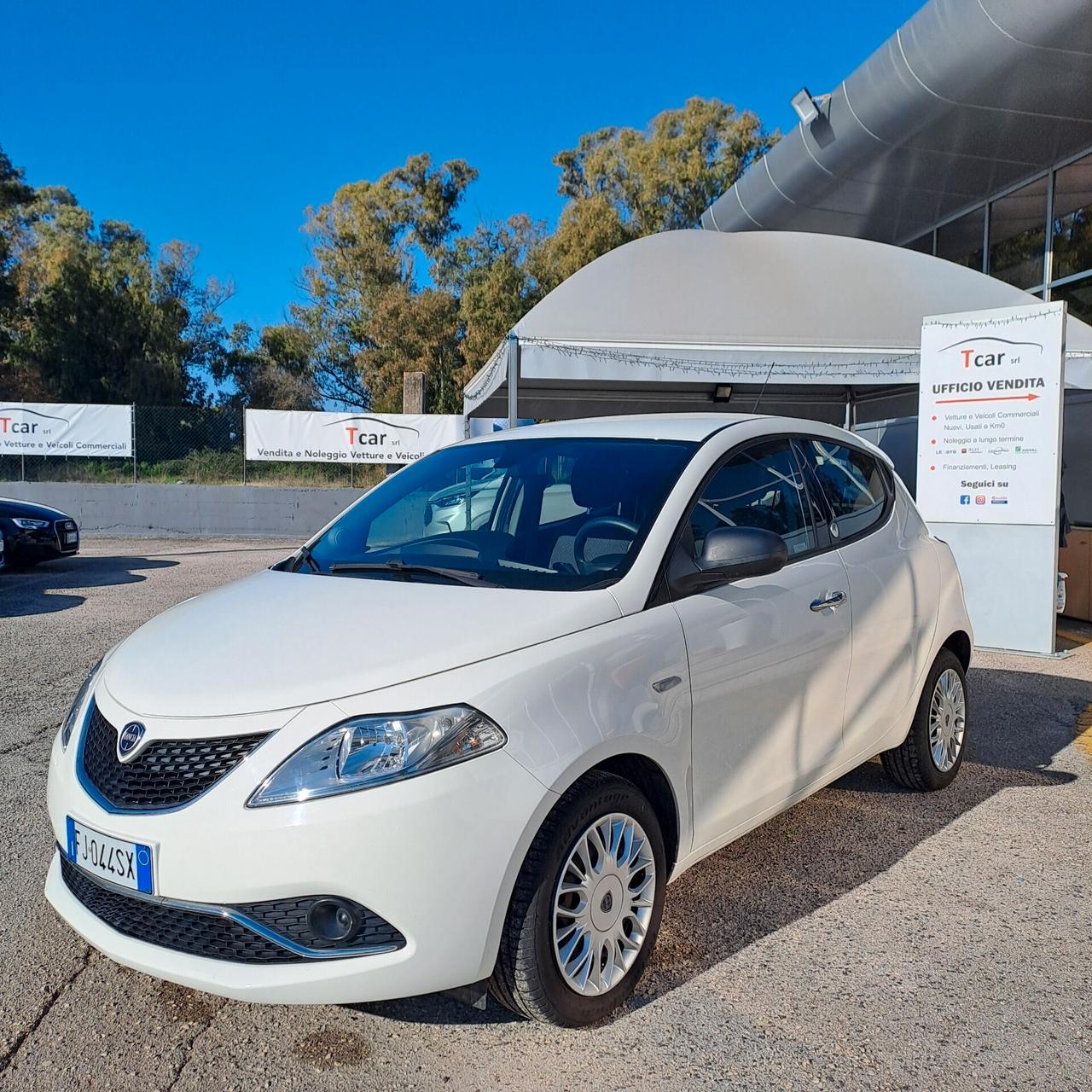 Lancia Ypsilon 1.2 Ecochic 69 Cv Silver