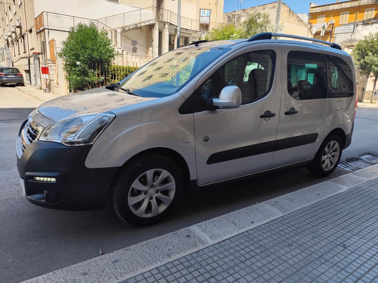 Peugeot Partner Tepee 1.6 BlueHDi 100CV Outdoor