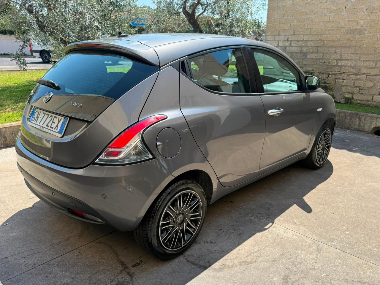 Lancia Ypsilon 1.0 FireFly 5 porte S&S Hybrid Gold