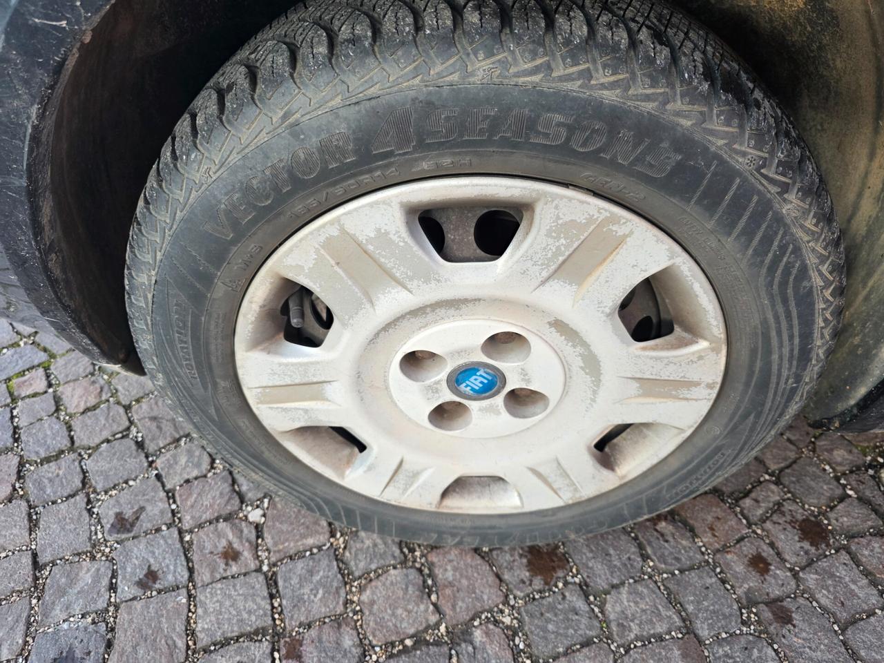 Fiat Punto 1.2i cat 3 porte Verve con 175.000km Neopatentati ok