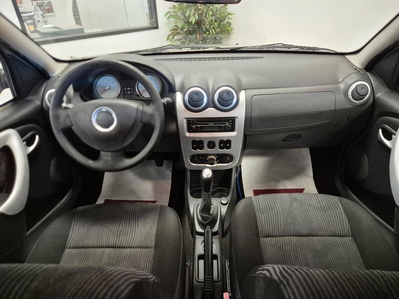 Dacia Sandero 1.2 16V Lauréate