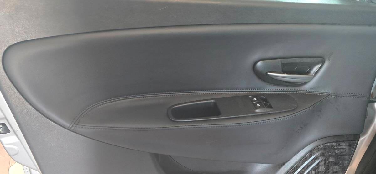 Lancia Ypsilon 1.2 Elefantino ecochic Gpl 69cv *gar Lancia 2anni*