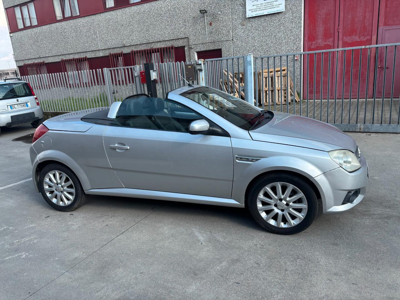 Opel Tigra TwinTop 1.4 16V Sport