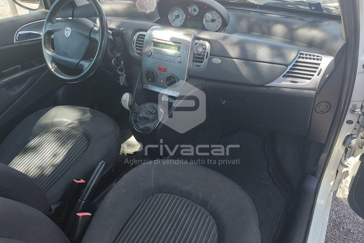 LANCIA Ypsilon 1.3 MJT 75 CV MomoDesign