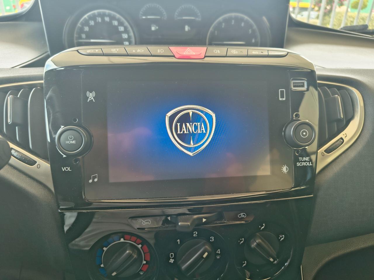 Lancia Ypsilon 1.0 FireFly 5 porte S&S Hybrid Gold