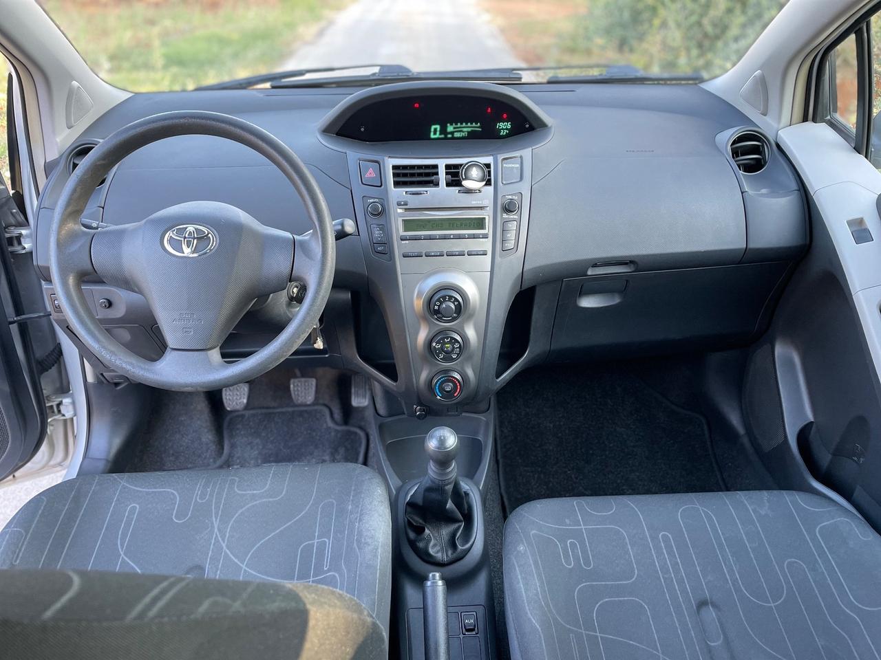 Toyota Yaris 1.0 benzina 5 porte