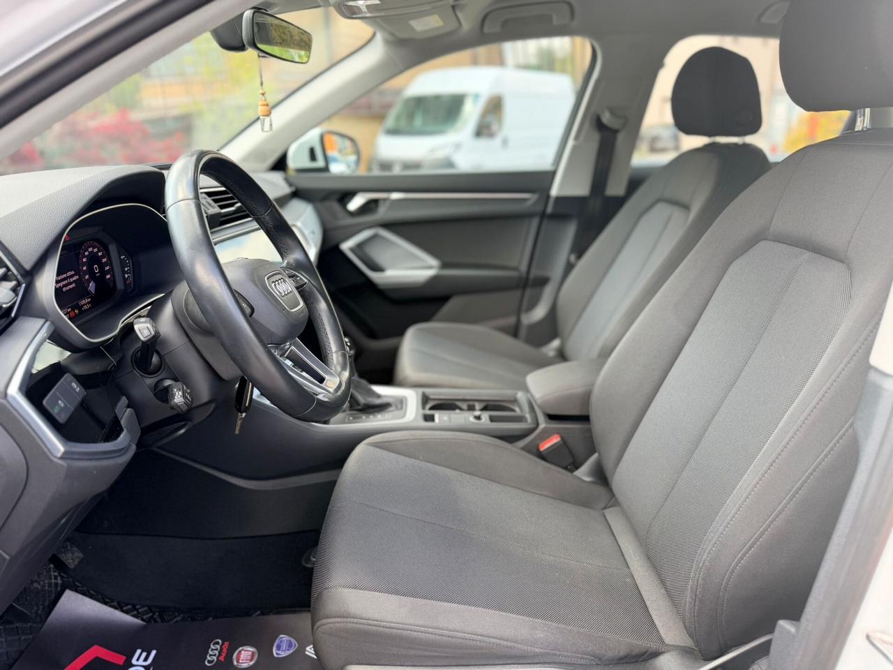 AUDI Q3 35 TDI S TRONIC BUSINESS