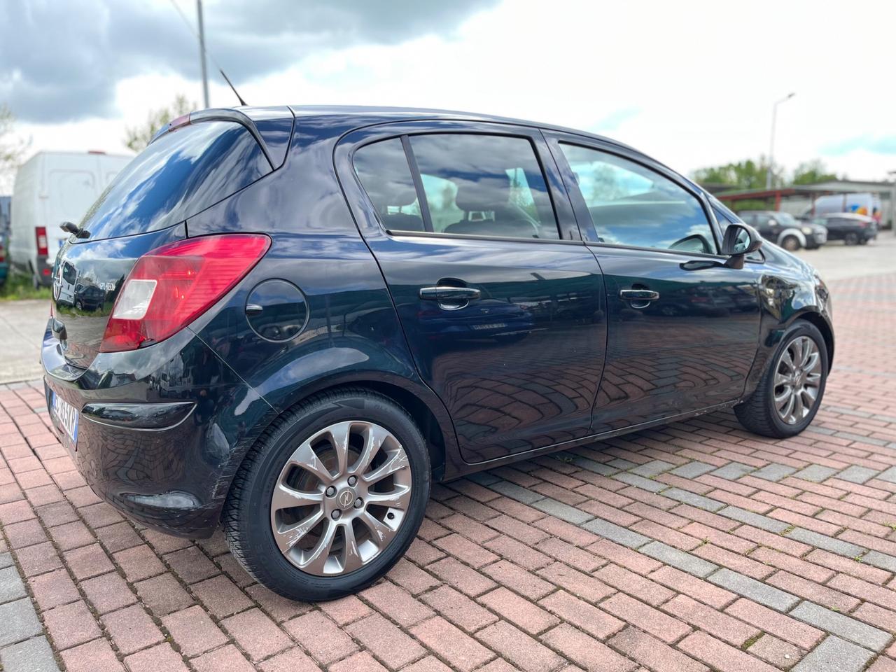 Opel Corsa 1.2 80CV 5 porte GPL-TECH Edition