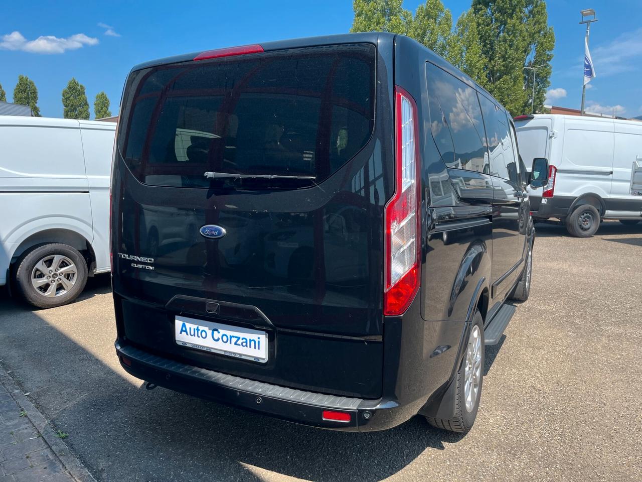 Ford Tourneo Custom 320 2.0 EcoBlue 130CV aut. PC Titanium