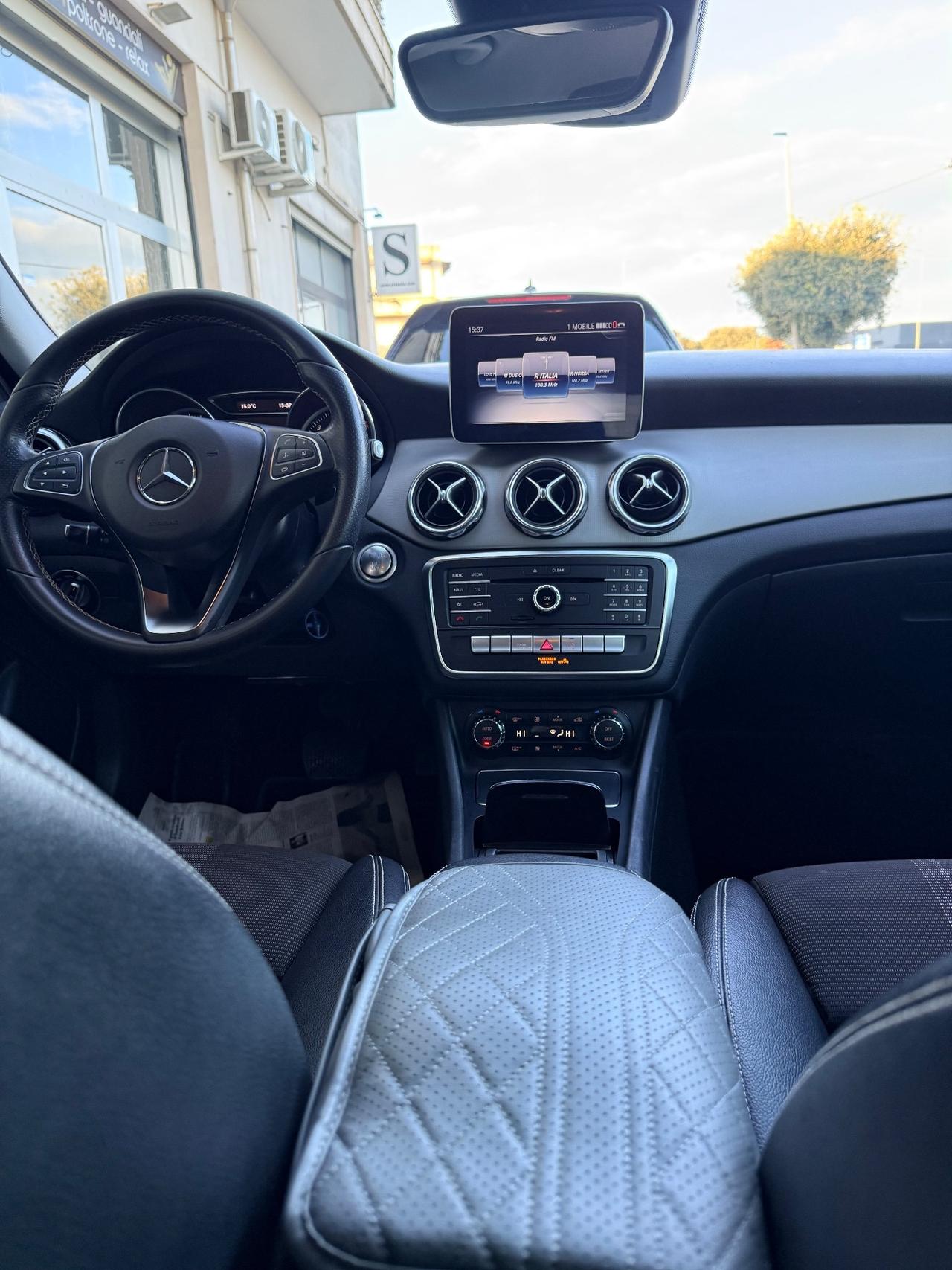 Mercedes-benz GLA 180 d Automatic Premium NAVI,GATORETELECAMERA,INTERNI IN PELLE,BLUETOOTH,ANDROID AUTO