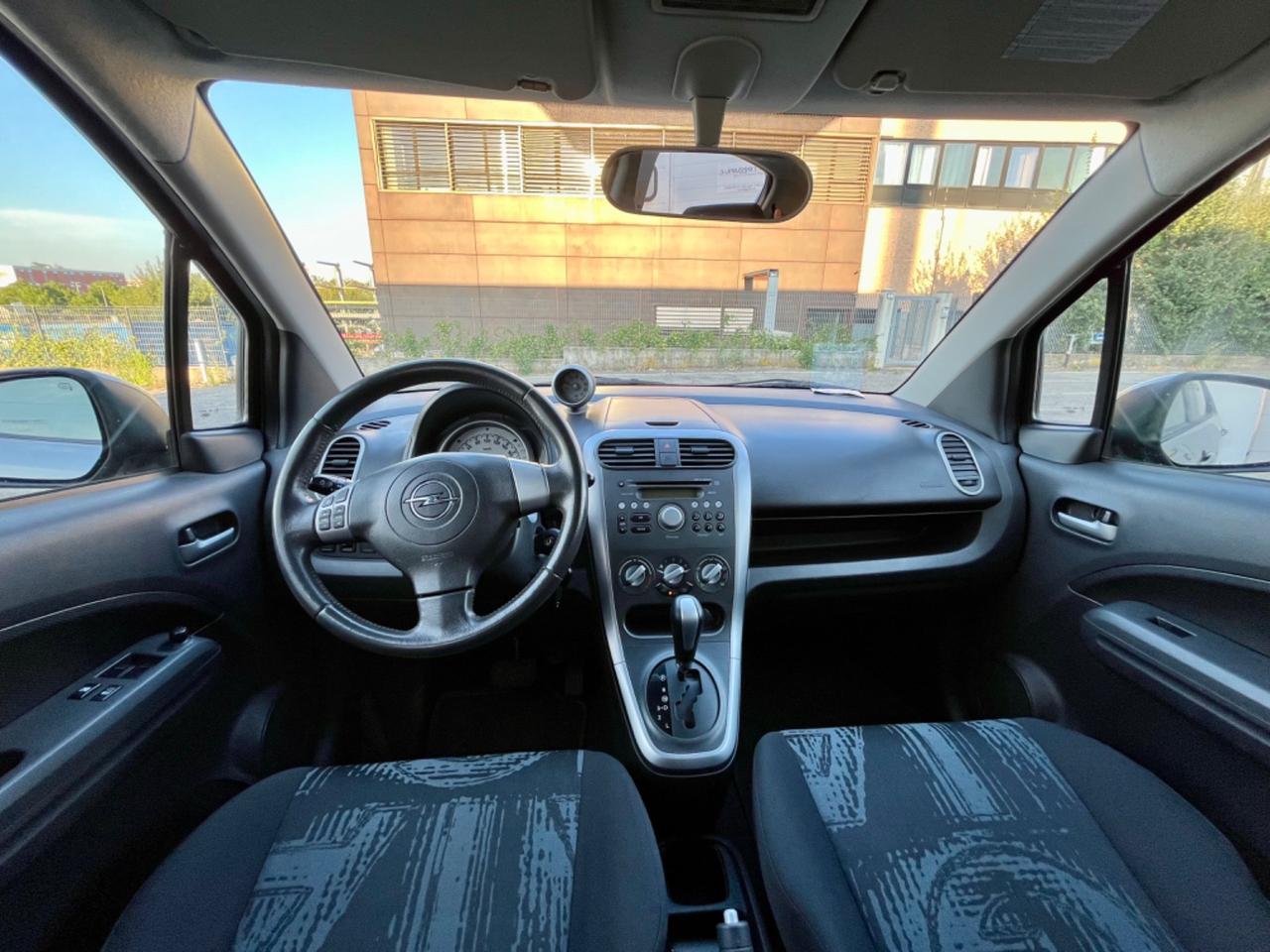 Opel Agila 1.2benz 2011 141.000km cambio automatico perfetta