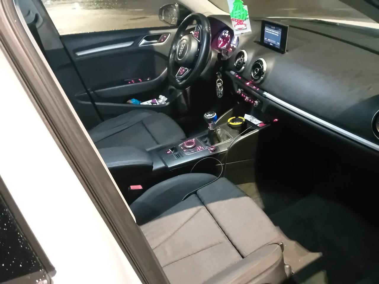 Audi A3 SPB 1.6 TDI clean diesel Ambition