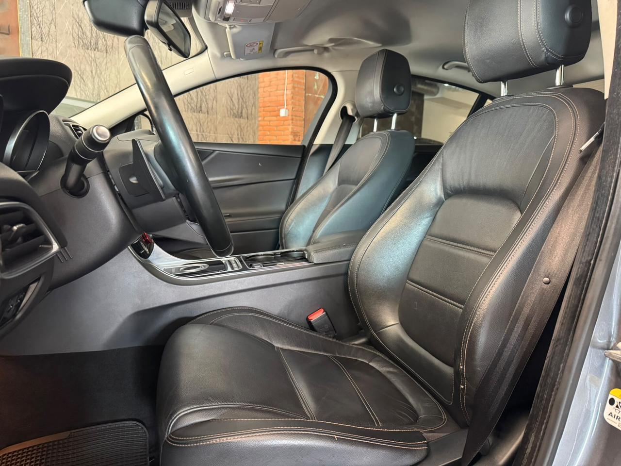 Jaguar XE 2.0 D 180 CV aut. Portfolio