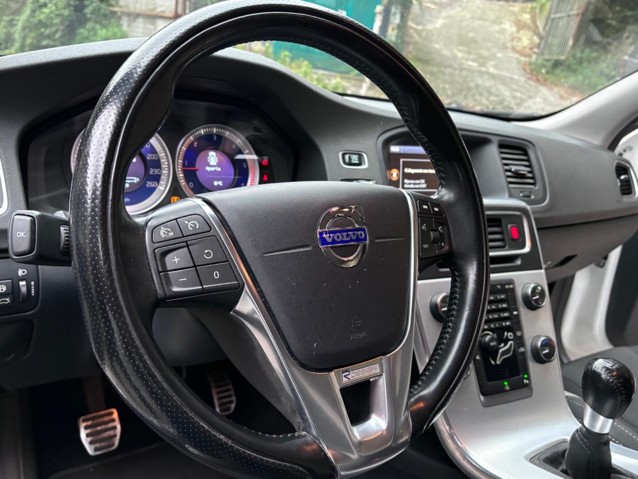 Volvo V60 D3 R-design Kinetic