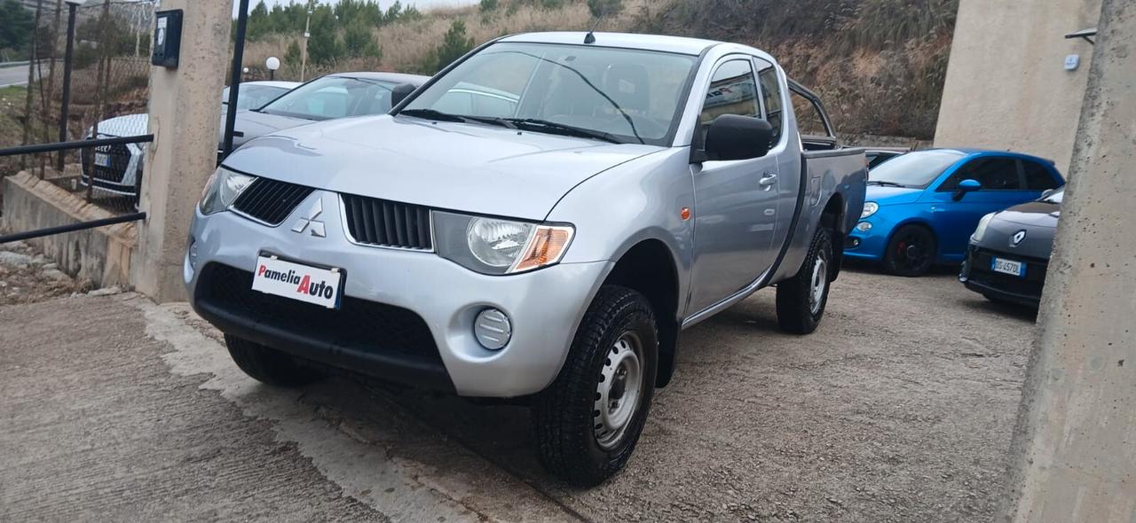 Mitsubishi L200 2.5 DI-D/136CV Single Cab - 2006
