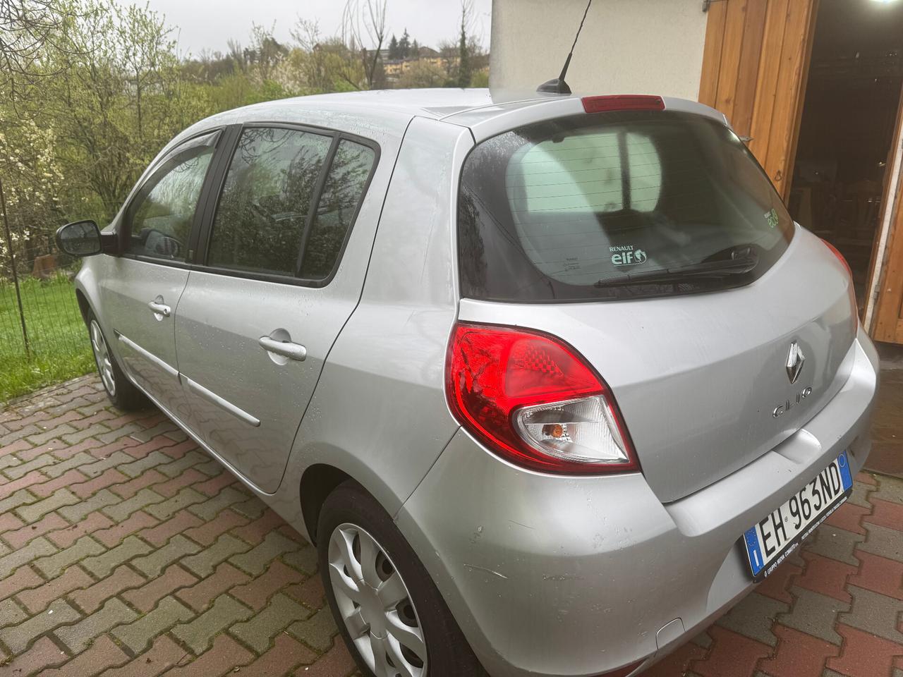 Renault Clio 1.2 16V 5 porte Dynamique 06/2011