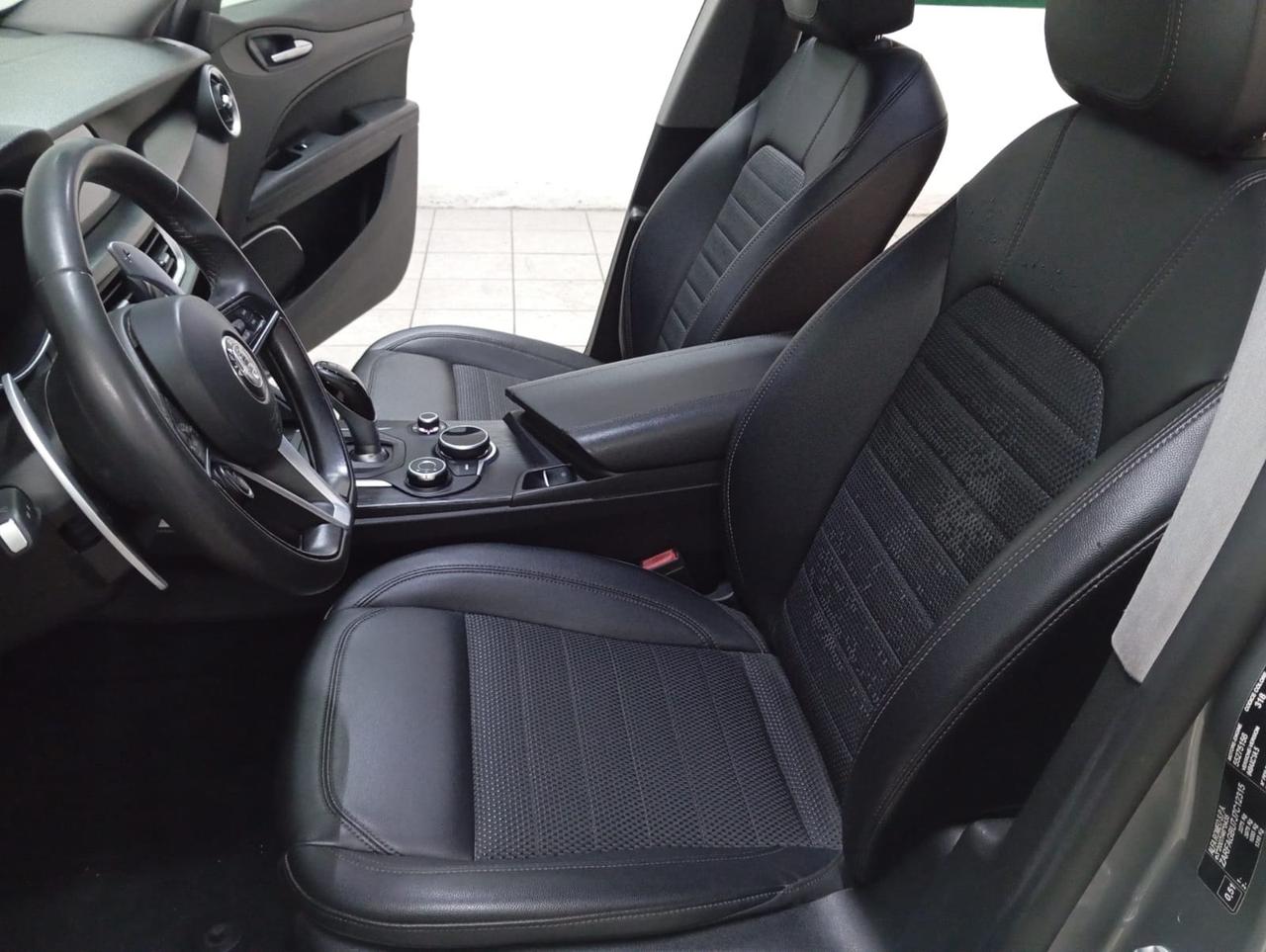 Alfa Romeo Stelvio 2.2 Turbodiesel 180 CV AT8 RWD Executive