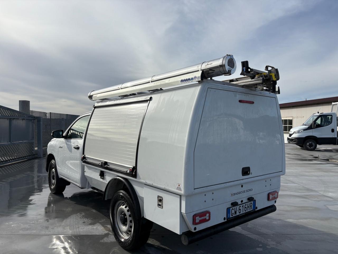 Toyota Hilux 2.4 D-4D A/T 4WD OFFICINA MOBILE, 2 Posti