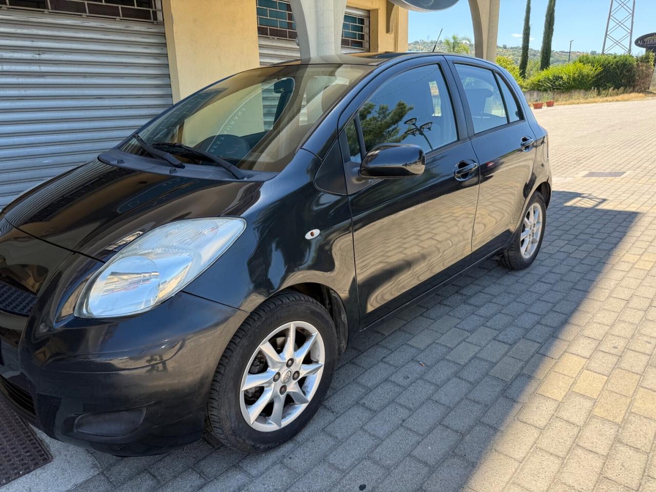Toyota Yaris 5 porte benzina Unipro pochi km
