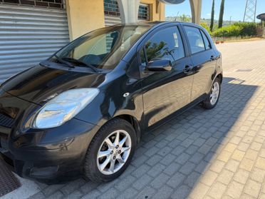 Toyota Yaris 5 porte benzina Unipro pochi km