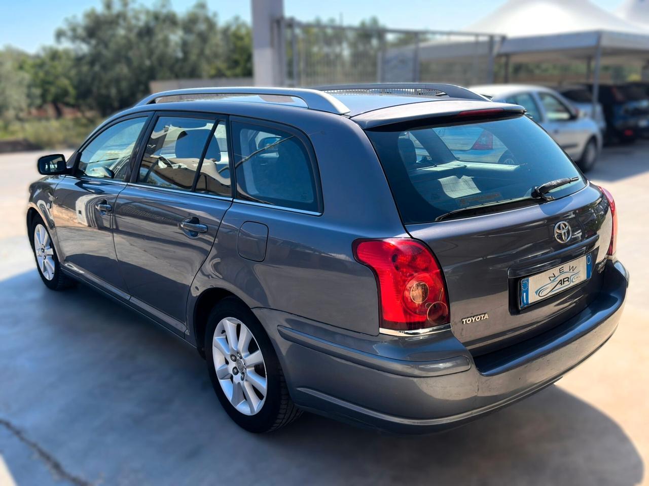 Toyota Avensis 2.0 D-4D 16V Station Wagon