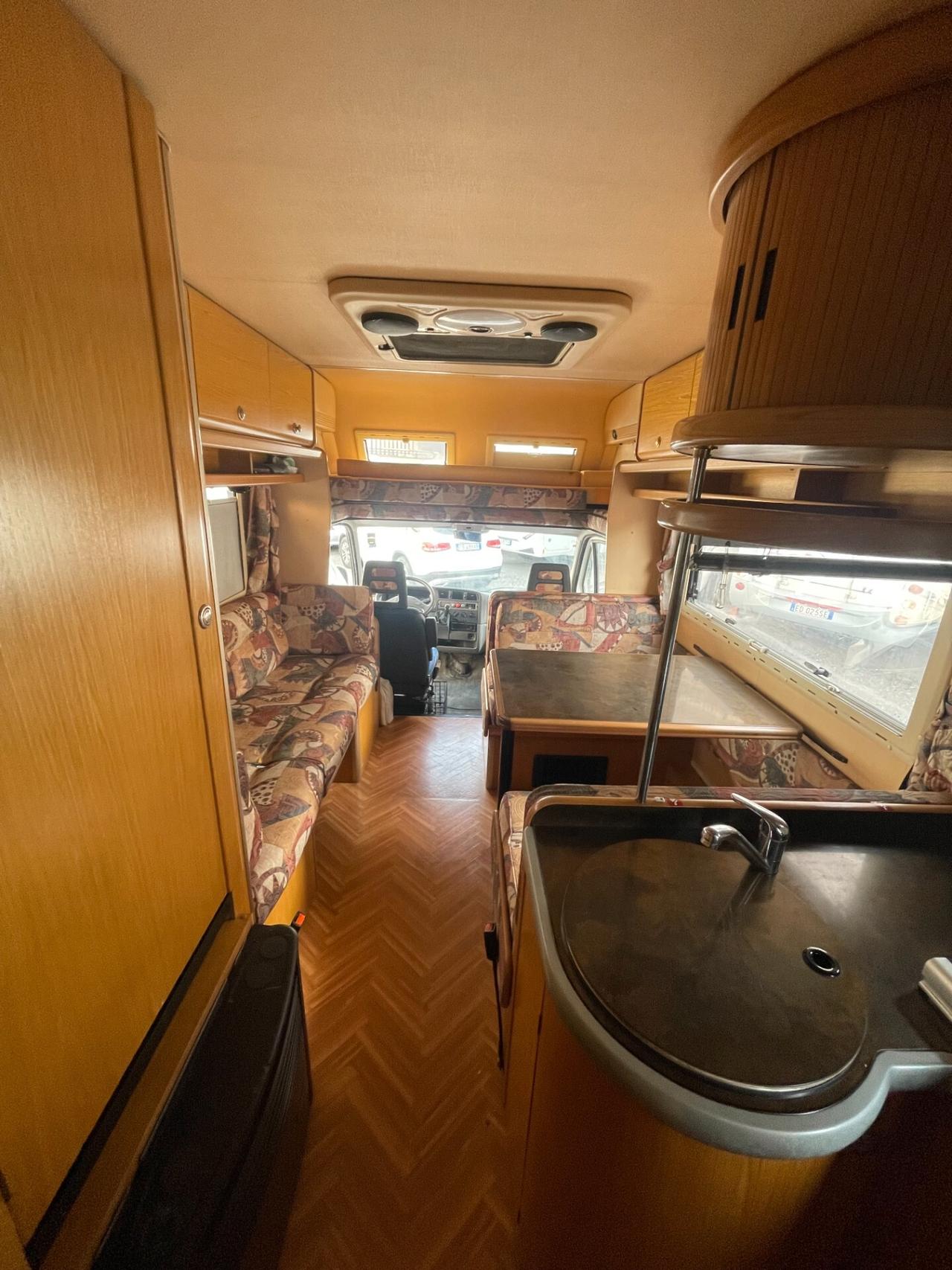 Laika ducato 2.8 DTI 122cv 5 posti letto