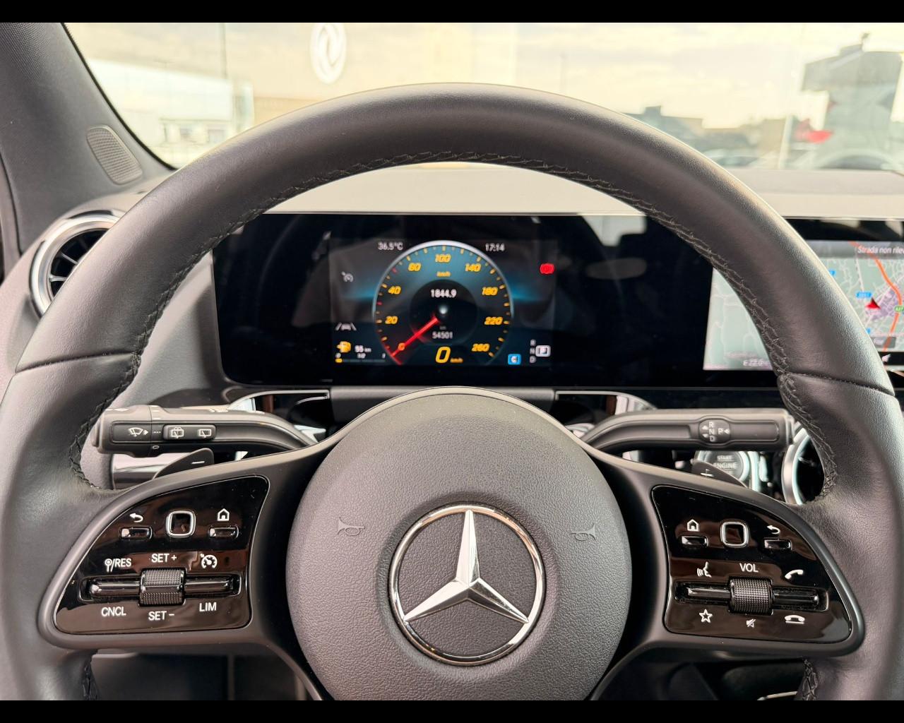 Mercedes-Benz GLA 200D SPORT PLUS AUTO