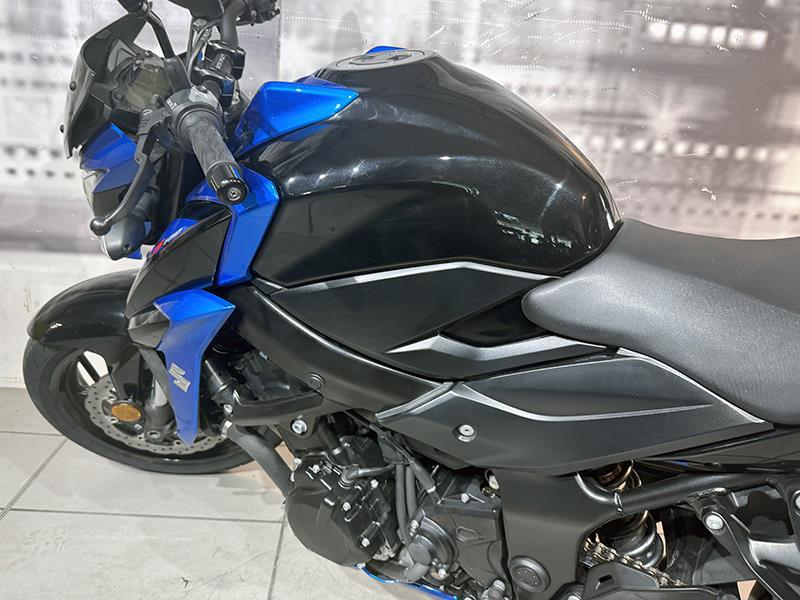 Suzuki GSX-S 750 Yugen Carbon